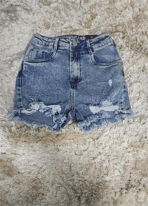 SHORT COM PEDRARIA
